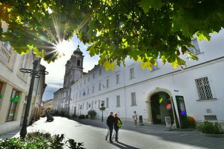 November 1-jén a Szent István Király Múzeum valamennyi kiállítóhelye zárva tart